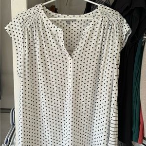 Daniel Rainn Abrienne Split Neck Cap Sleeve Linen
Blend Knit Top from Stitch Fix